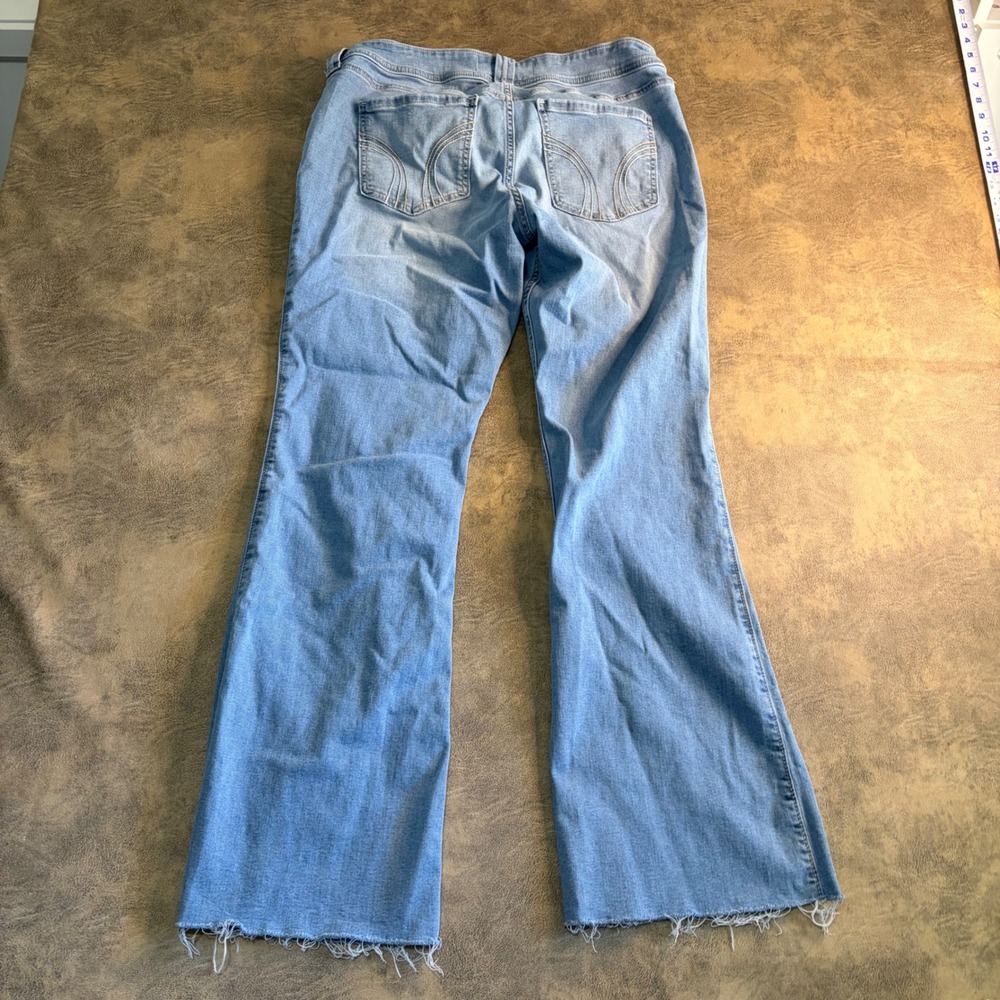 Hollister Ultra Low-Rise Boot Jeans Womens 16R Blue Light Wash Frayed Hem 1011